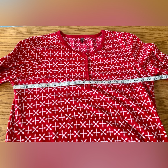 EUC Women’s Denver Hayes Long Plush NightShirt, L - Picture 3 of 3